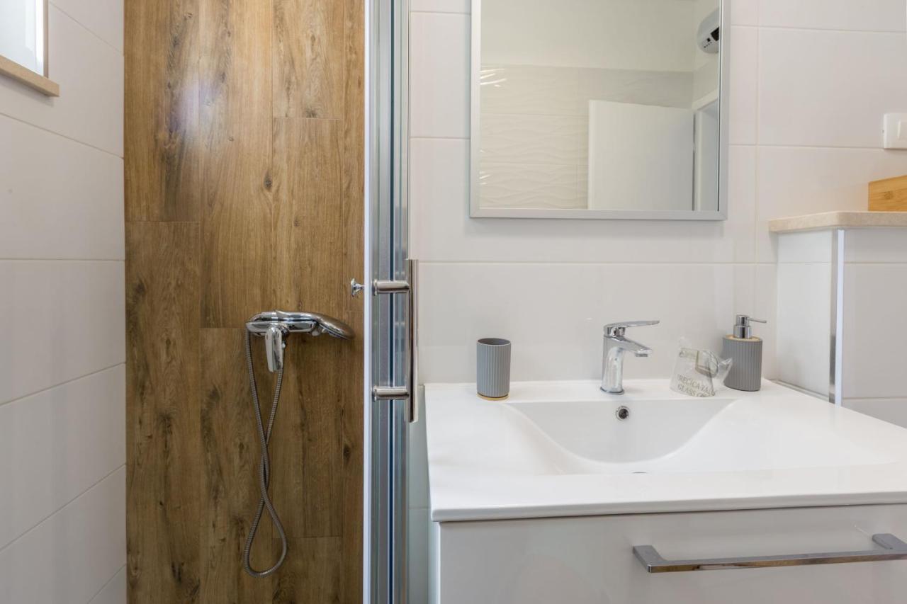 Sylvia Center Apartment Pula Ngoại thất bức ảnh